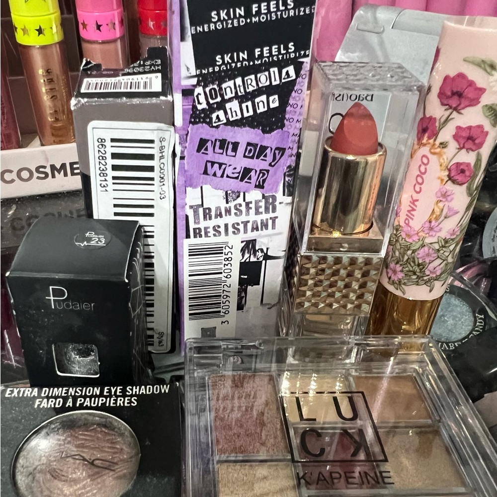 NWT Awesome Makeup Bundle.